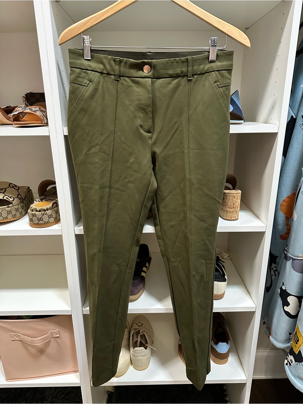 Chico’s So Slimming olive green straight leg pants size .5
